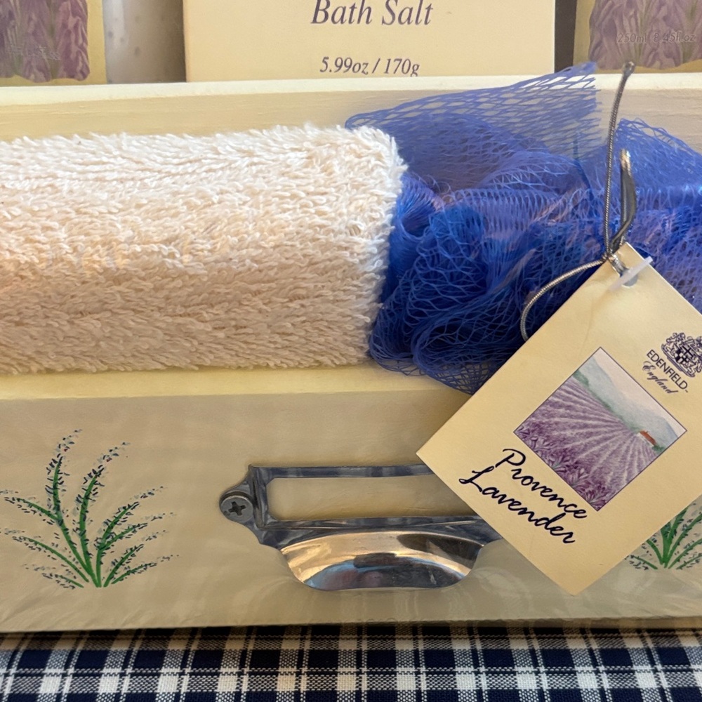 English Lavender Bath Set - Picture 7 of 9